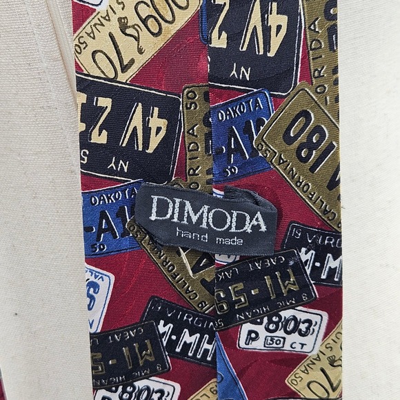 DIMODA Hand Made Mens Novelty Necktie License Plate Pattern Burgundy - Picture 4 of 4